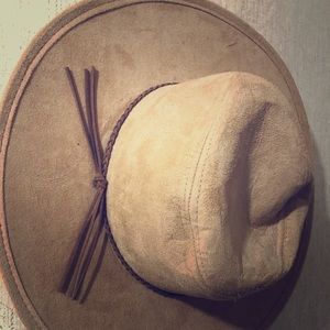 Stylish flat rim hat